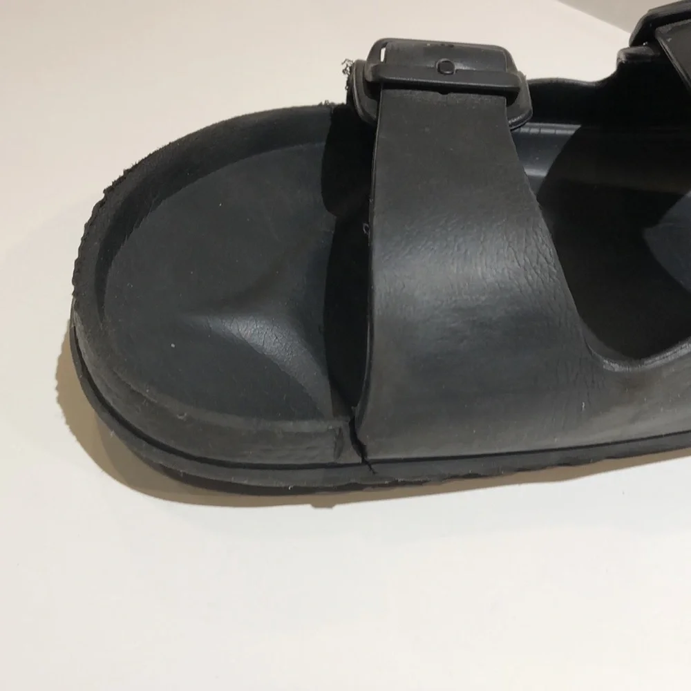 Men’s Black Rubber Birkenstock Sandals, Size 44 - Picture 4 of 8